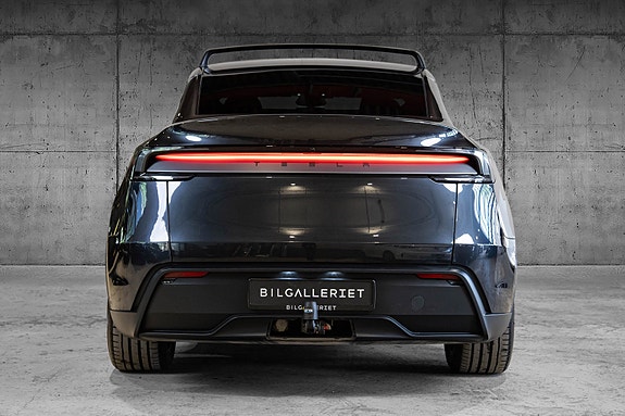 Tesla Model Y 8 of 30