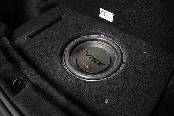 Tesla Model Y 10 of 30