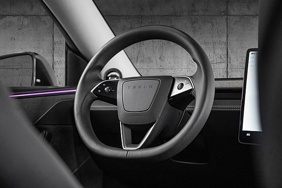 Tesla Model Y 20 of 30