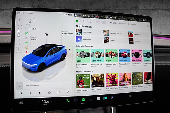 Tesla Model Y 28 of 30