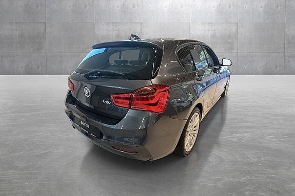BMW 118i 5 of 5