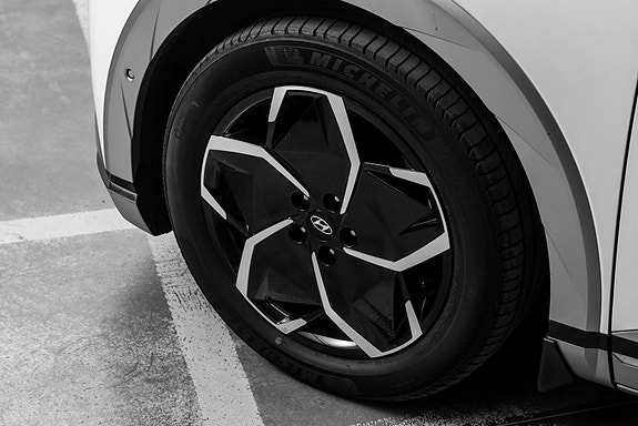 Hyundai Ioniq 5 9 of 30