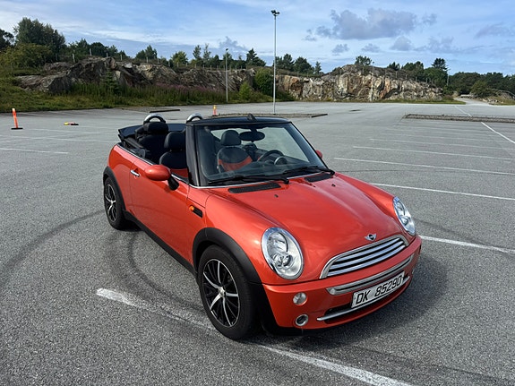 MINI Cooper 2 of 5