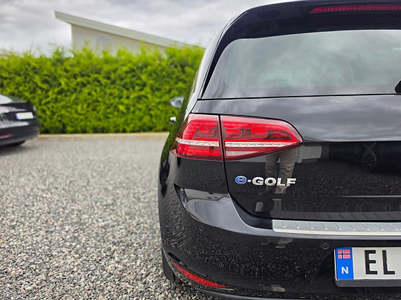 Volkswagen e-Golf VII 5 of 5