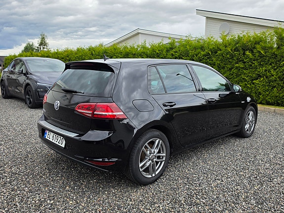 Volkswagen e-Golf VII 3 of 5