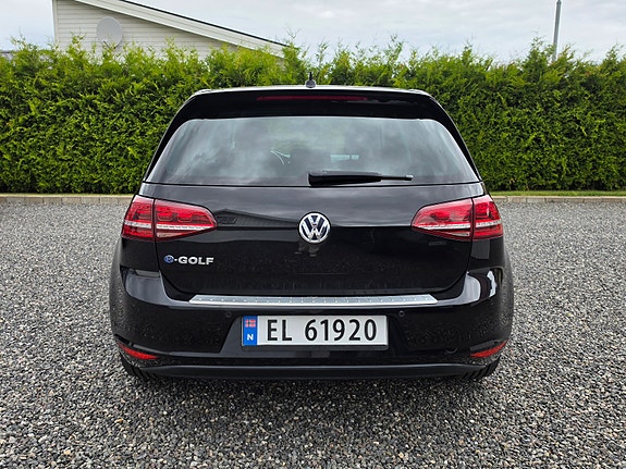 Volkswagen e-Golf VII 4 of 5