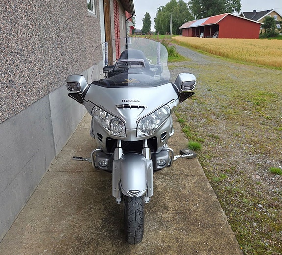 Honda GL 1800 Goldwing 7 of 10