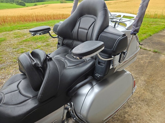 Honda GL 1800 Goldwing 9 of 10