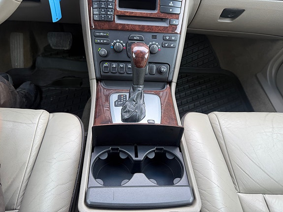 Volvo XC90 17 of 26