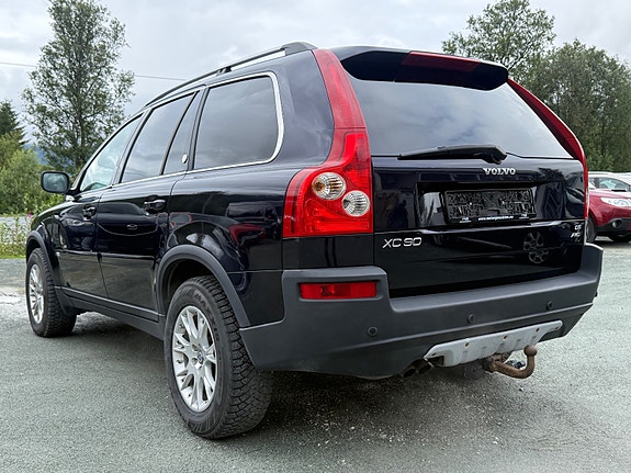 Volvo XC90 7 of 26