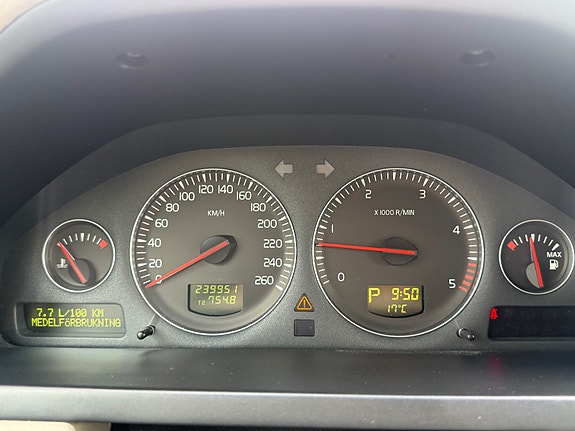 Volvo XC90 15 of 26