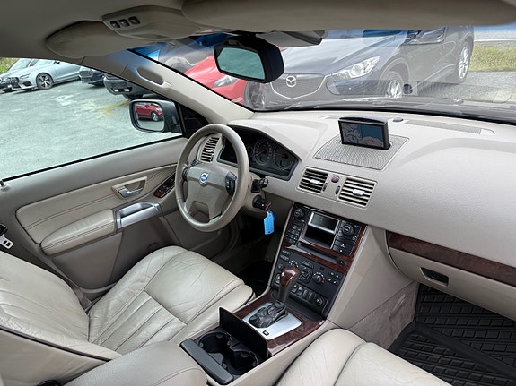 Volvo XC90 26 of 26