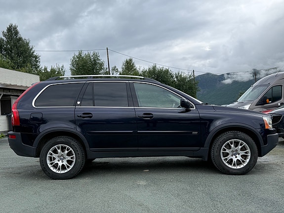 Volvo XC90 4 of 5