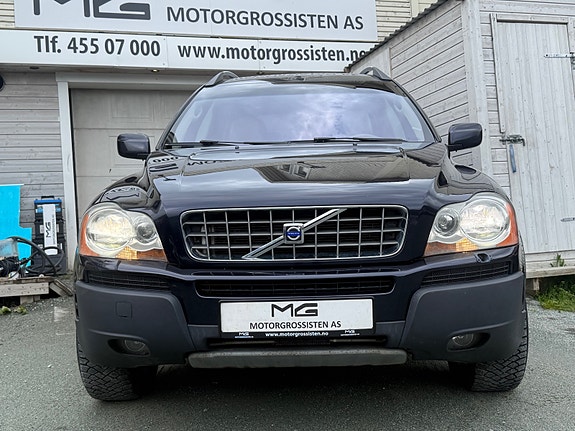 Volvo XC90 2 of 5