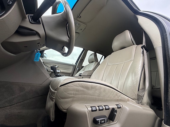 Volvo XC90 11 of 26