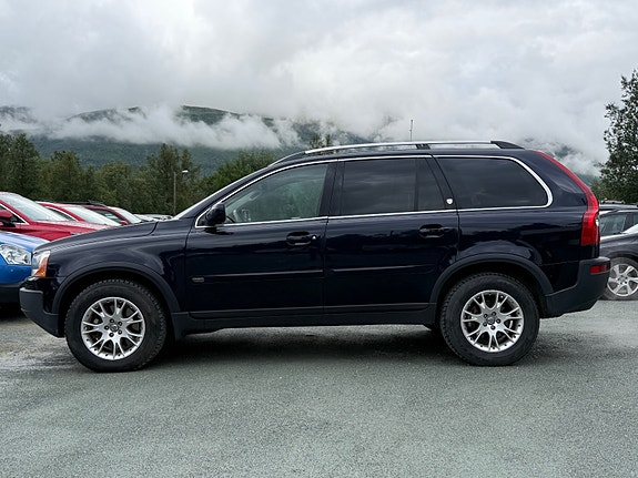 Volvo XC90 8 of 26