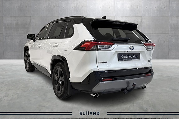 Toyota RAV4 3 of 22