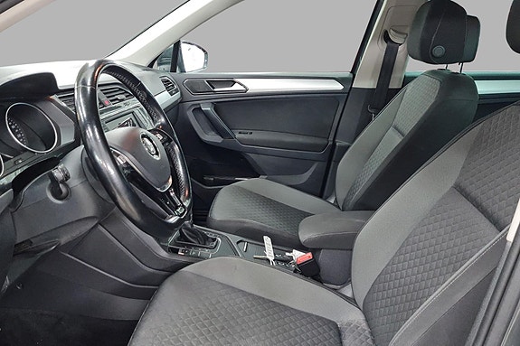 Volkswagen Tiguan 4 of 5