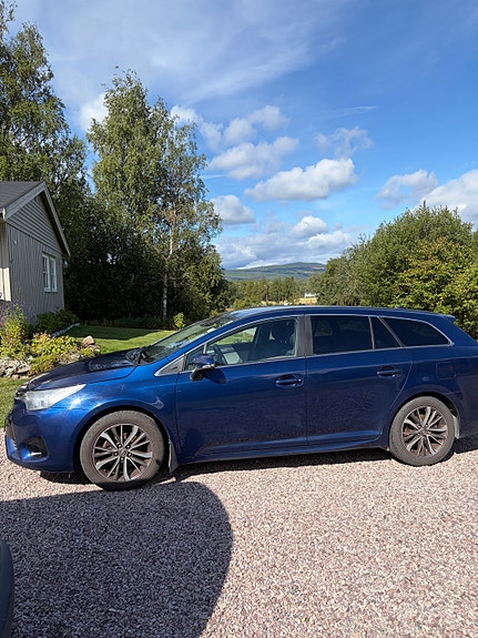 Toyota Avensis 3 of 5