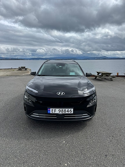 Hyundai Kona 2 of 5