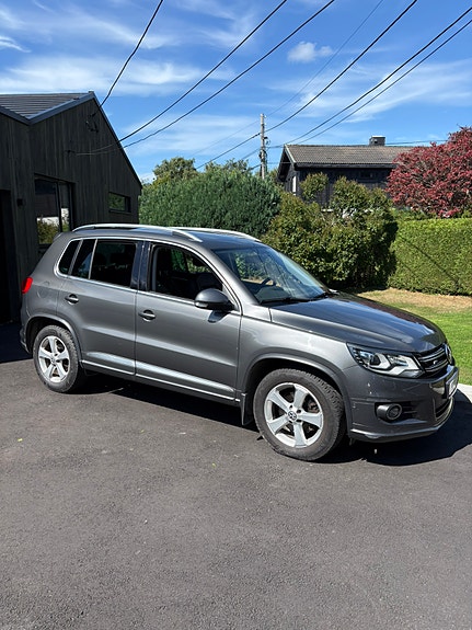 Volkswagen Tiguan 3 of 5