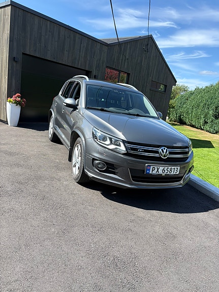 Volkswagen Tiguan 2 of 5