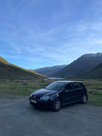 Volkswagen Golf V 2 of 5
