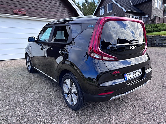 Kia e-Soul 3 of 5