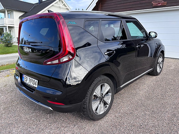 Kia e-Soul 4 of 5