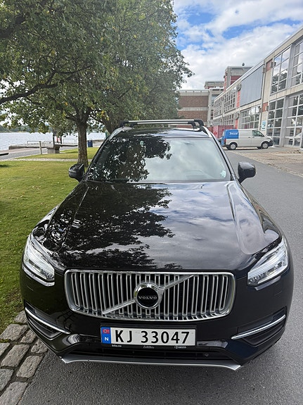 Volvo XC90 3 of 5