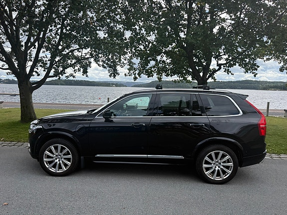 Volvo XC90 2 of 5