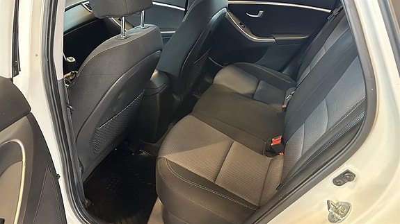 Hyundai i30 12 of 15