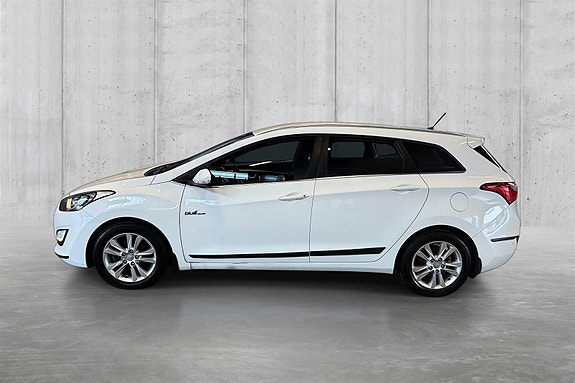 Hyundai i30 2 of 15