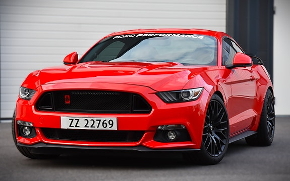 Ford Mustang 19 of 19