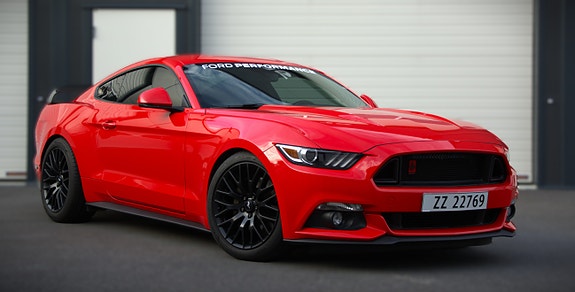 Ford Mustang 6 of 19