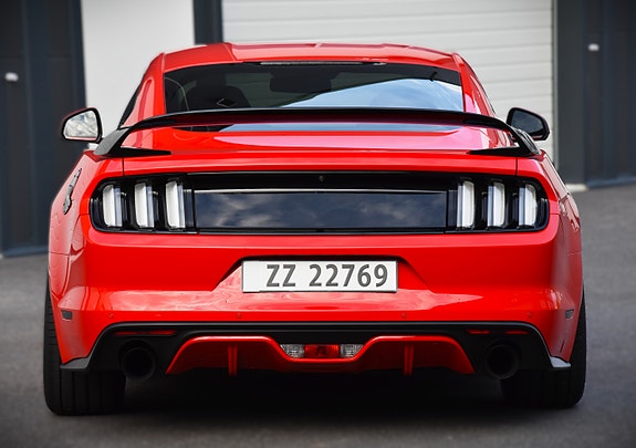 Ford Mustang 5 of 19