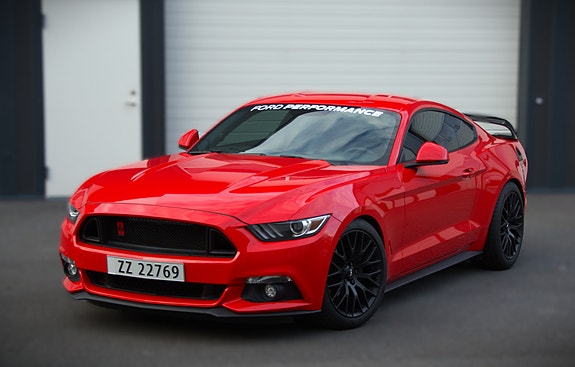 Ford Mustang 7 of 19
