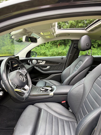Mercedes-Benz GLC350 e 14 of 19
