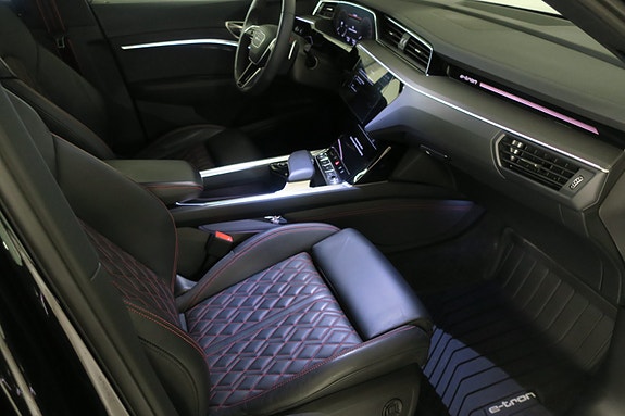 Audi Q8 e-tron 20 of 21