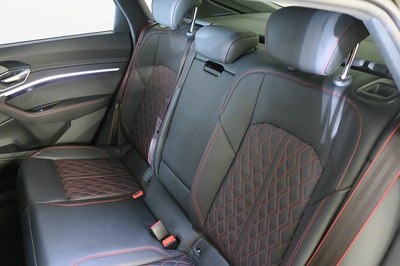 Audi Q8 e-tron 17 of 21