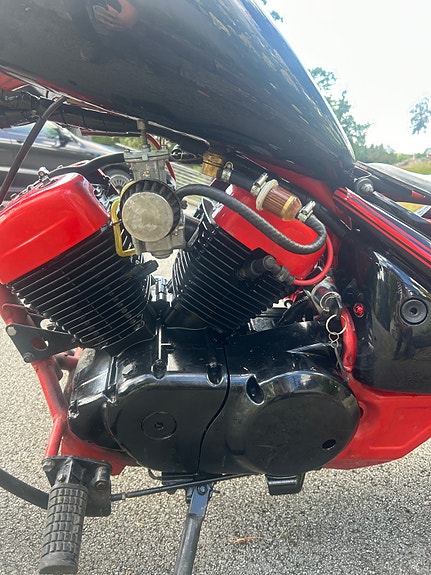 Suzuki VL 125 Intruder 4 of 5