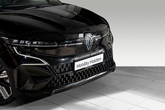 Renault Megane E-Tech 5 of 27