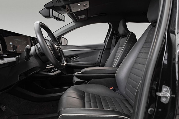 Renault Megane E-Tech 10 of 27