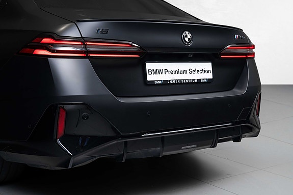 BMW i5 10 of 30