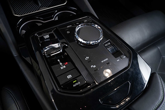 BMW i5 19 of 30