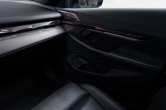 BMW i5 17 of 30