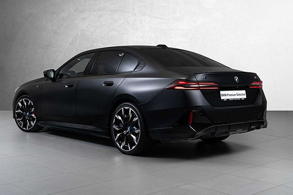 BMW i5 13 of 30