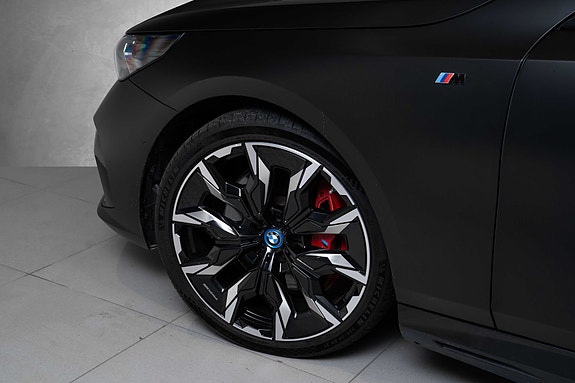BMW i5 11 of 30