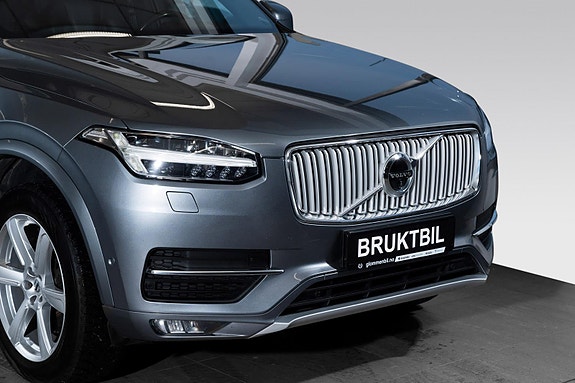 Volvo XC90 2 of 5