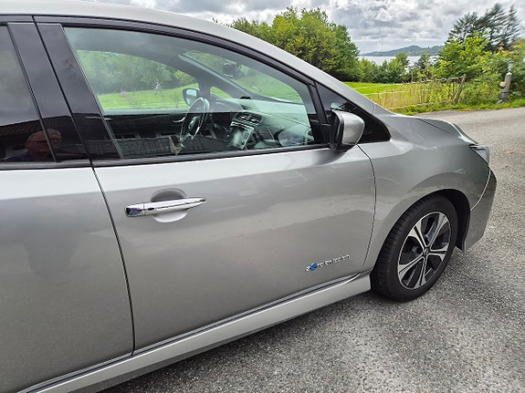 Nissan Leaf 5 of 13